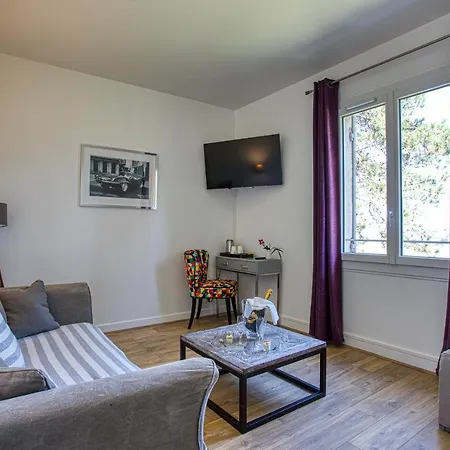 & Restaurant Le Meysset סרלה-לה קנדה